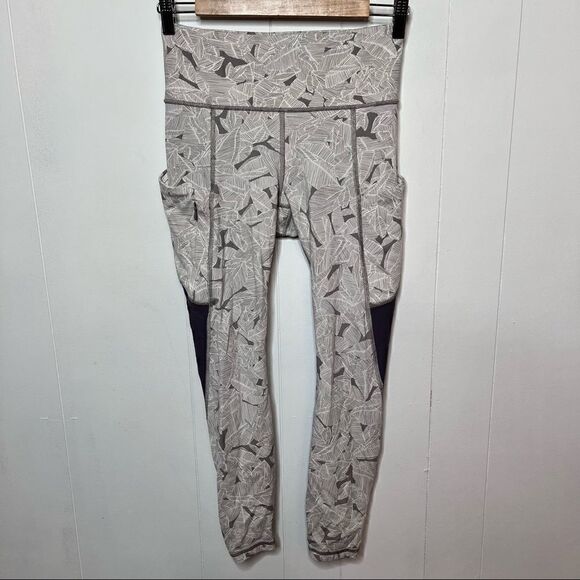 ATHLETA Up For Anything Botanical Palm Print High Rise Pocket Leggings Sz Small - Picture 1 of 8